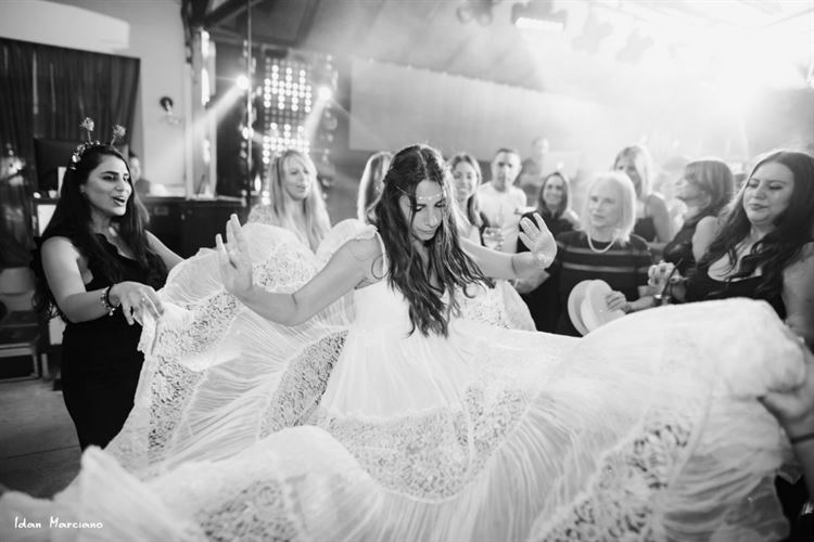 סיכוי לאהבה: כשהחברים הכי טובים הופכים לחתן וכלה 24