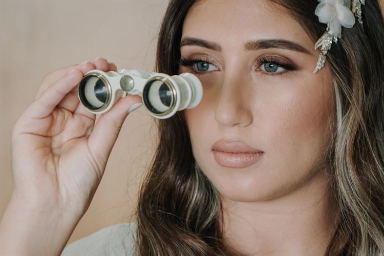 הכלה שהלכה לתקן טלפון שבור ויצאה עם לב שלם 6