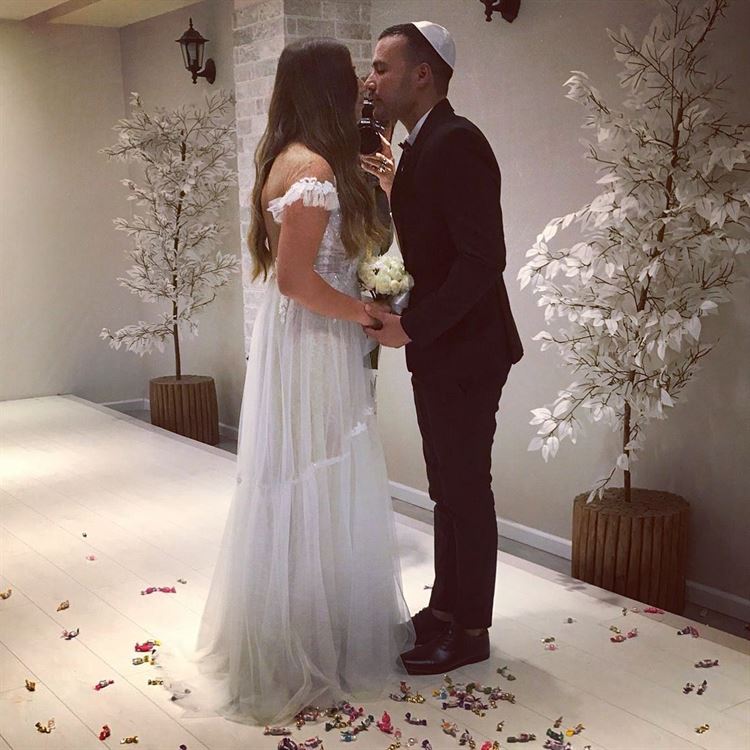 הכלה שהלכה לתקן טלפון שבור ויצאה עם לב שלם 10