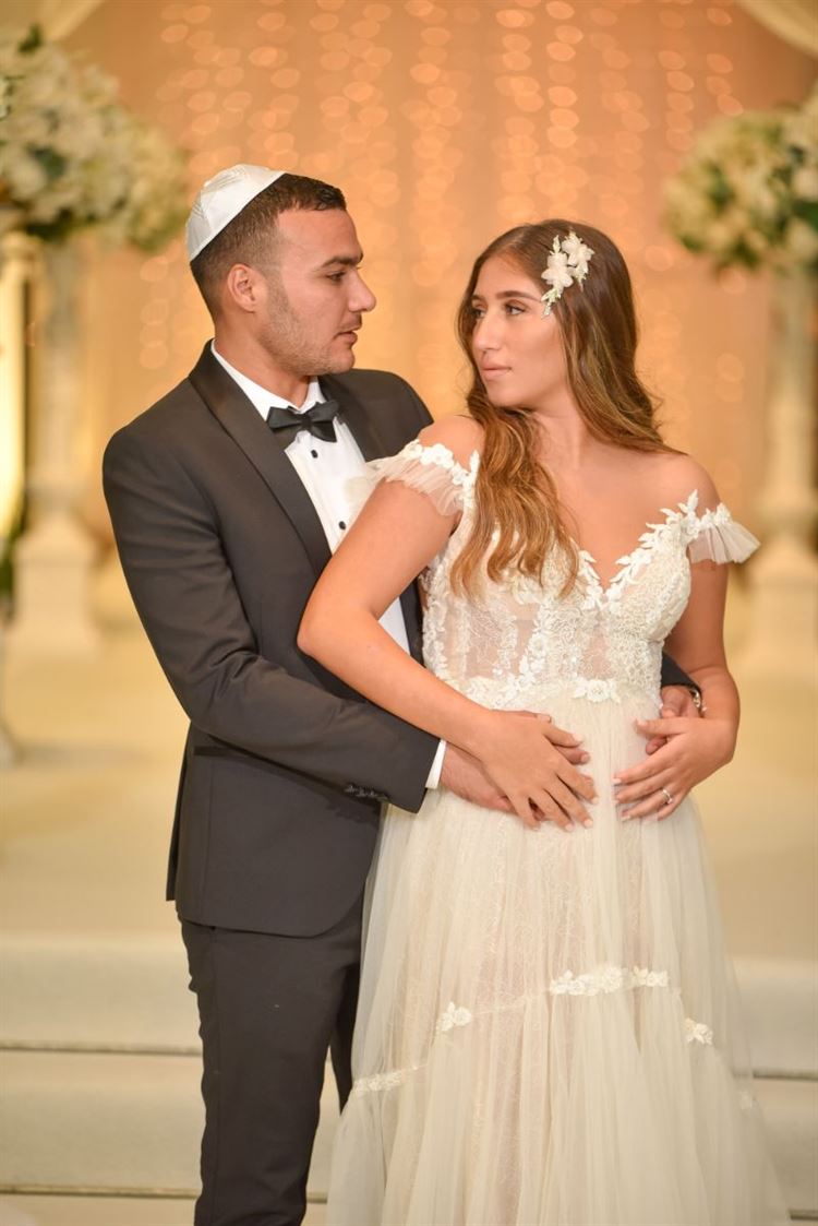 הכלה שהלכה לתקן טלפון שבור ויצאה עם לב שלם 12