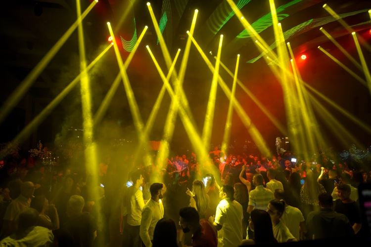 הכלה שהלכה לתקן טלפון שבור ויצאה עם לב שלם 17