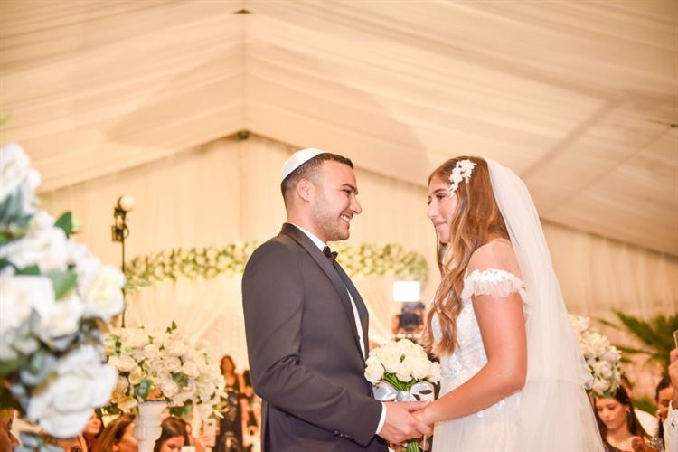 הכלה שהלכה לתקן טלפון שבור ויצאה עם לב שלם 15