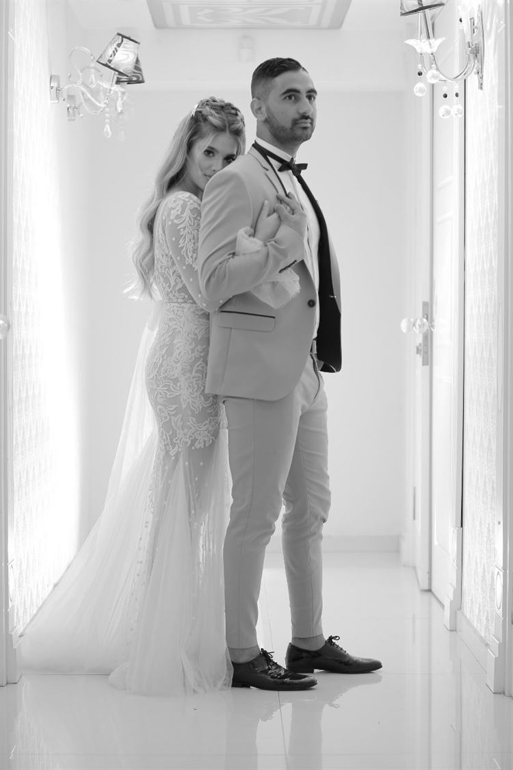 בני הזוג שיצאו לירח דבש עוד בתחילת היכרותם 13