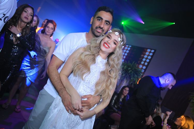 בני הזוג שיצאו לירח דבש עוד בתחילת היכרותם 15