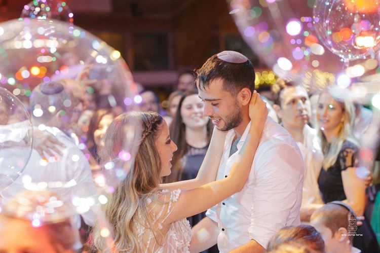 אל היער: צילומי זוגיות שמגלמים קסם ומסתורין 11