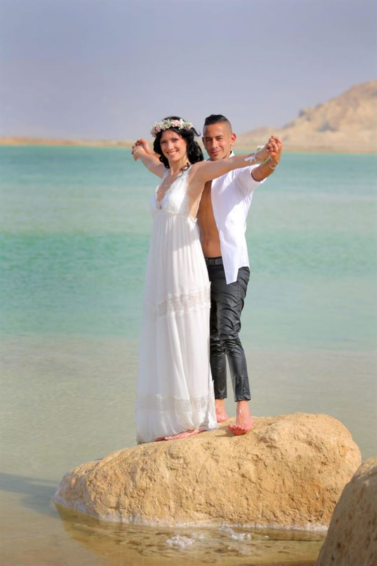 מהניידת לחופה: הצעת נישואים (כמעט) באזיקים 15