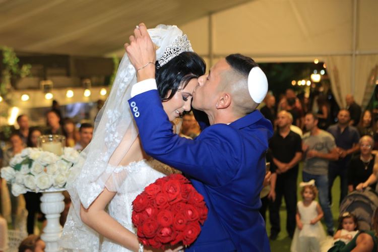 מהניידת לחופה: הצעת נישואים (כמעט) באזיקים 10