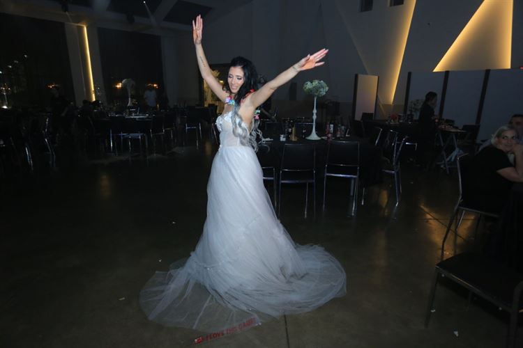 מהניידת לחופה: הצעת נישואים (כמעט) באזיקים 12