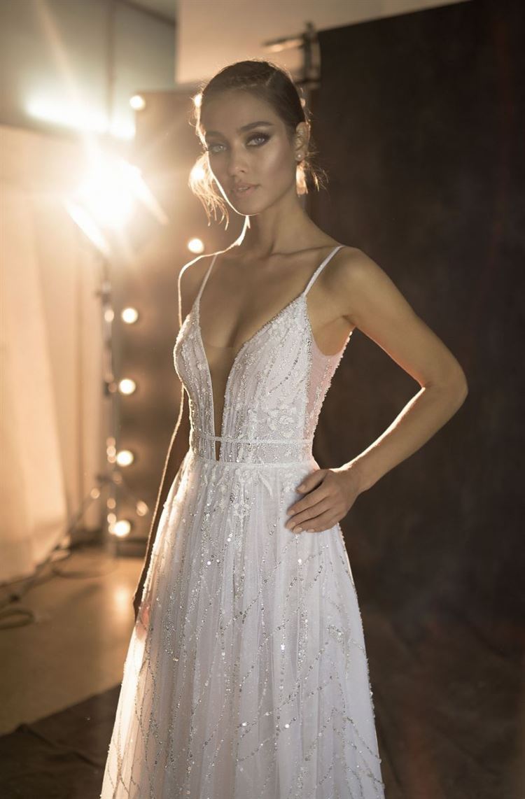 הישר מהמסלולים: שמלות הכלה הטרנדיות לשנת 2019 4