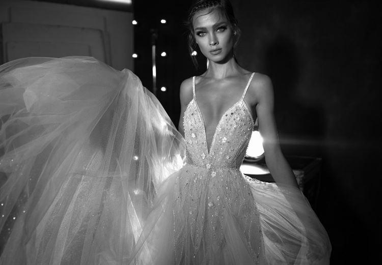 הישר מהמסלולים: שמלות הכלה הטרנדיות לשנת 2019 9