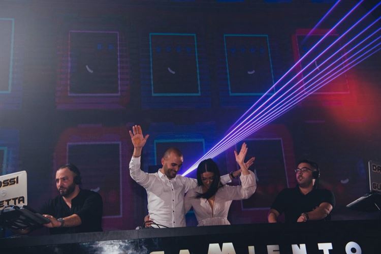 הצעה מפתה: הסיפור שהתחיל ב"לעולם לא" ונגמר בחתונה 15