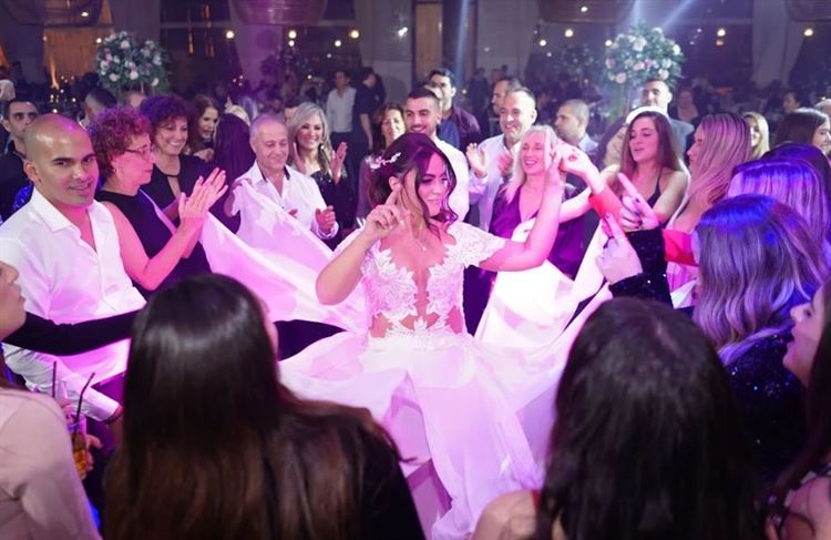 האם לינור אברג'יל עושה הסבה לשדכנית? 16