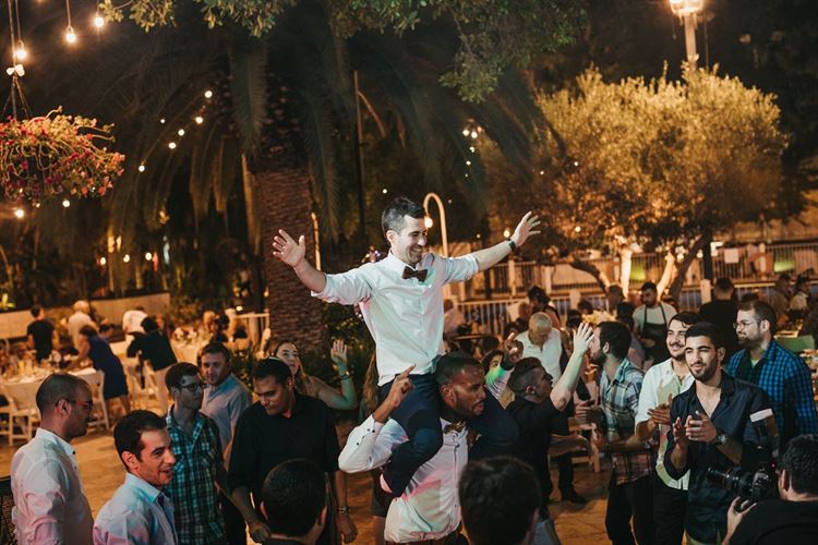 הכול לטובה: הכלה שפספסה אוטובוס וזכתה באהבה 25