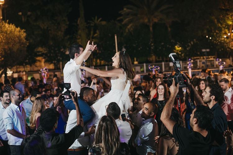 הכול לטובה: הכלה שפספסה אוטובוס וזכתה באהבה 26