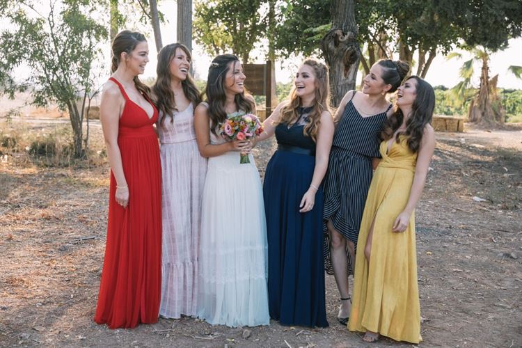 הכלה שהושלכה לבריכה: חתונת סוף סמסטר רטובה 8