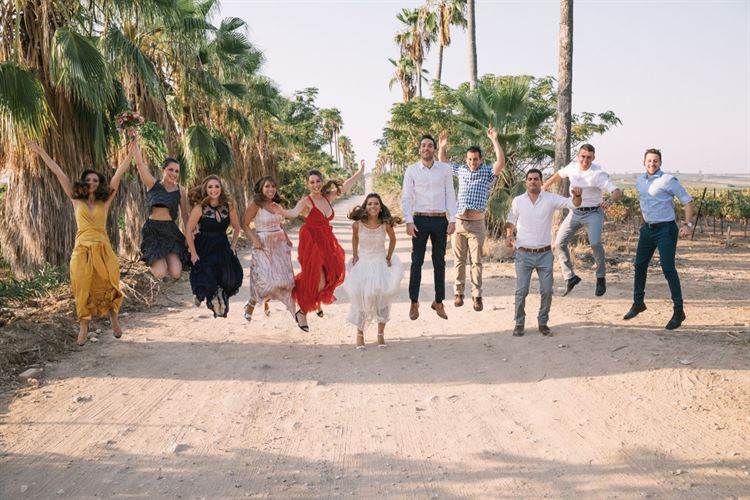 הכלה שהושלכה לבריכה: חתונת סוף סמסטר רטובה 10