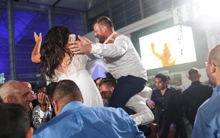 ידידים פלוס: החברים הטובים שנתנו צ'אנס לאהבה 16