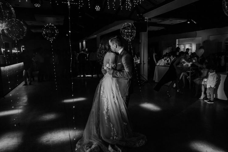 רגע חייהם: התאומים שהציעו נישואים ביחד 17