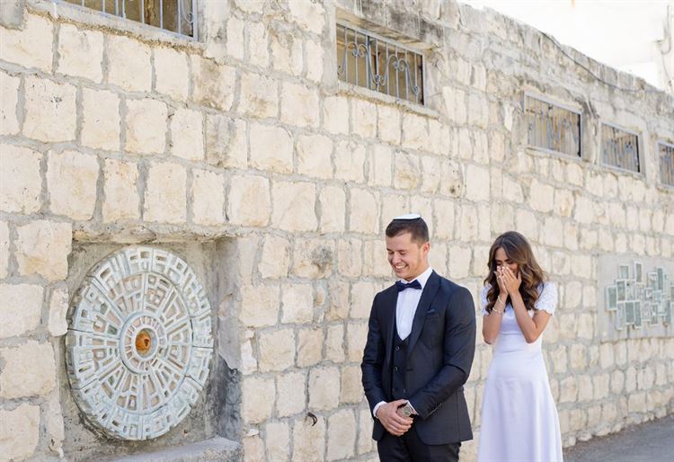 איך נראית חתונה של דוגמנית שחיה ונושמת אופנה? 7