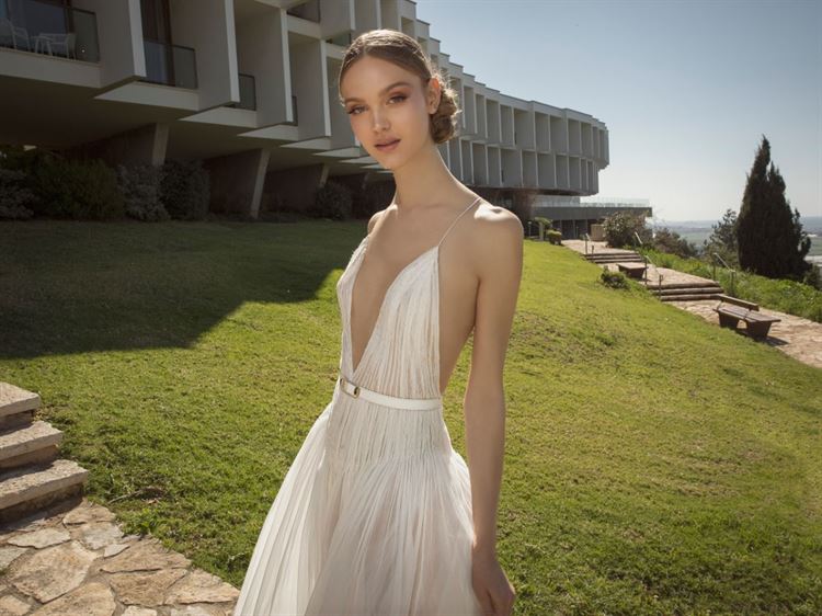 כנוצה ברוח: חשיפת הקולקציה החדשה של רונלינה 4