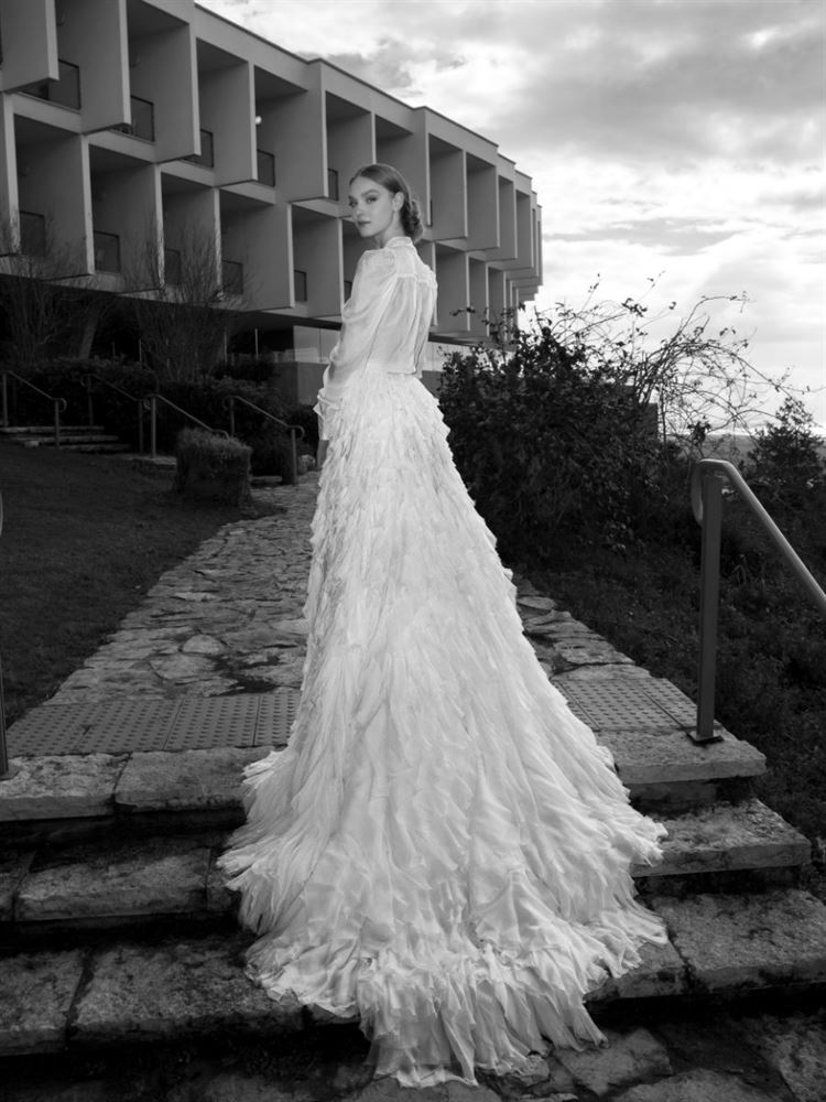 כנוצה ברוח: חשיפת הקולקציה החדשה של רונלינה 8