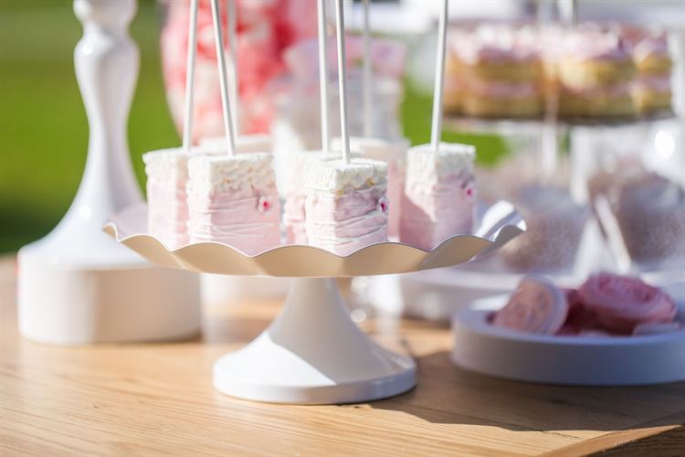 אין חגיגה בלי עוגה: טרנד עמדות המתוקים המעוצבות 5