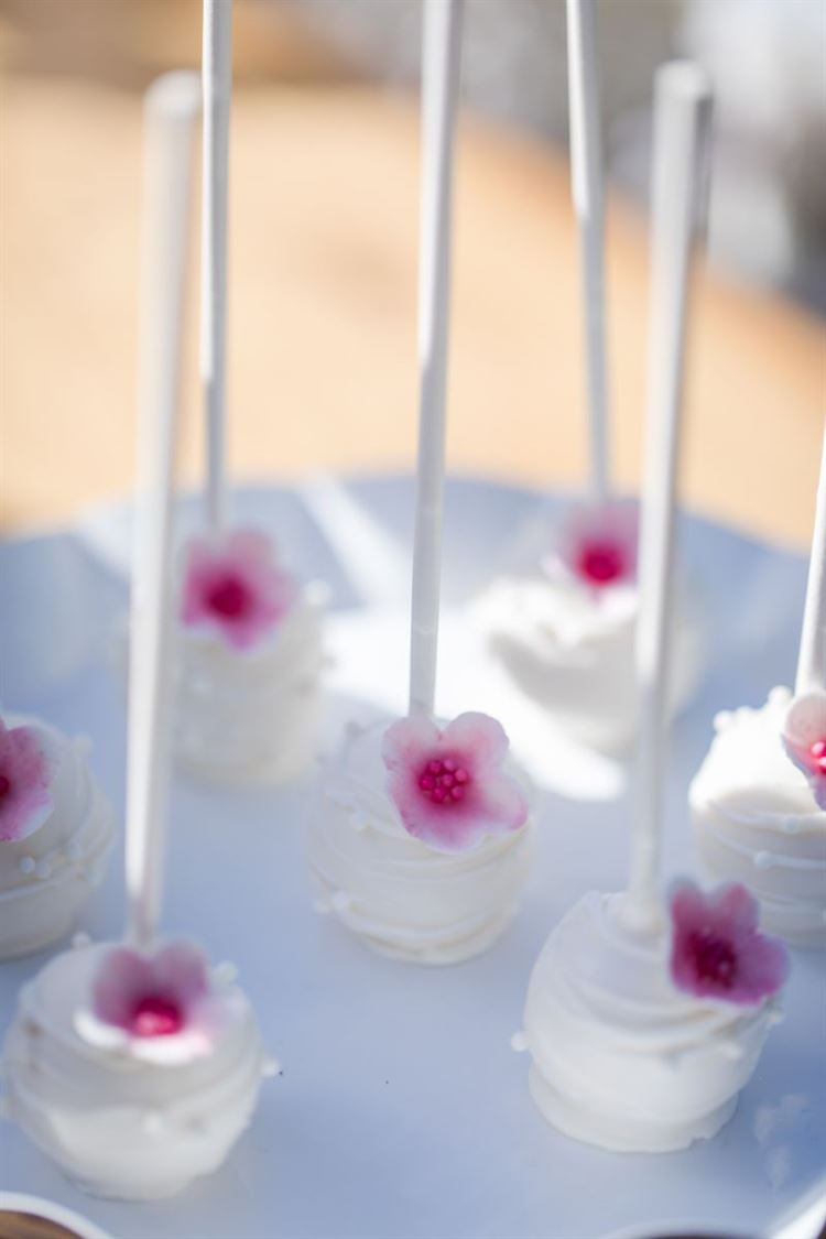 אין חגיגה בלי עוגה: טרנד עמדות המתוקים המעוצבות 9