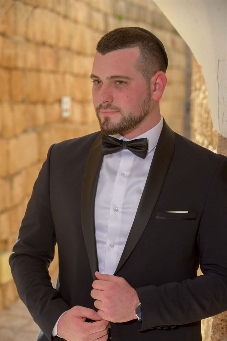 הכלה שנסעה מרחק עצום כדי למדוד שמלת כלה 3