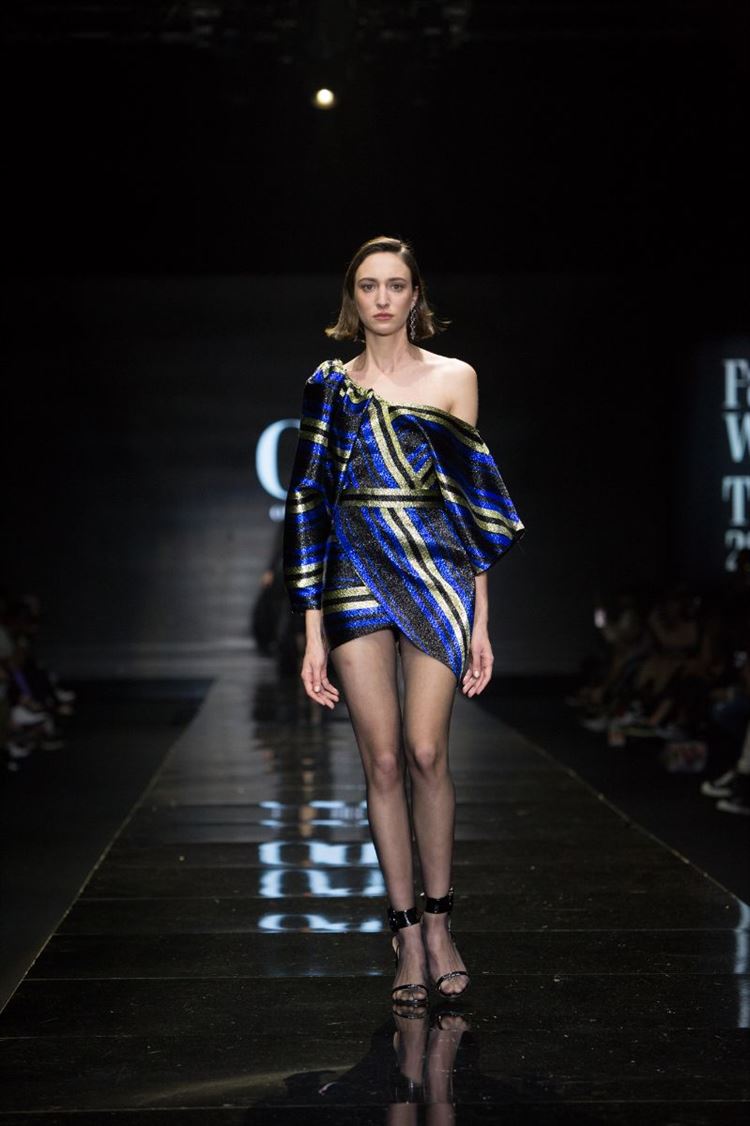 שריקת סיום: אוריה עזרן בתצוגה עמוסה בגלאם 10