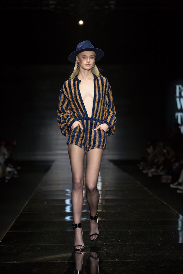 שריקת סיום: אוריה עזרן בתצוגה עמוסה בגלאם 11