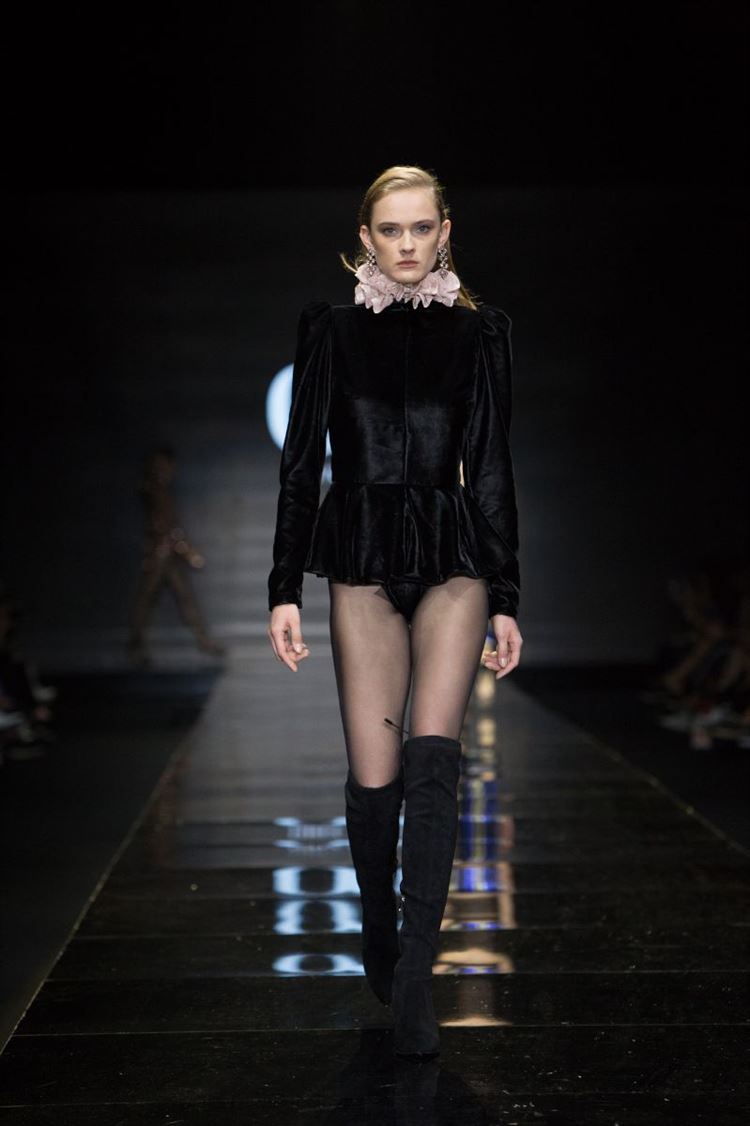 שריקת סיום: אוריה עזרן בתצוגה עמוסה בגלאם 13