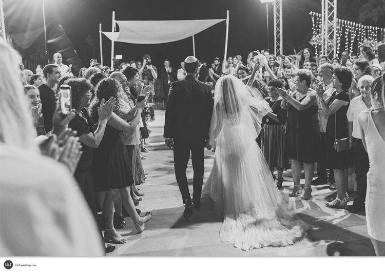 "מה אני, פראיירית?": הכירו את הכלה שלא מפספסת הזדמנויות 16