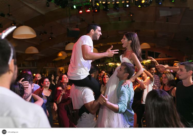 "מה אני, פראיירית?": הכירו את הכלה שלא מפספסת הזדמנויות 17