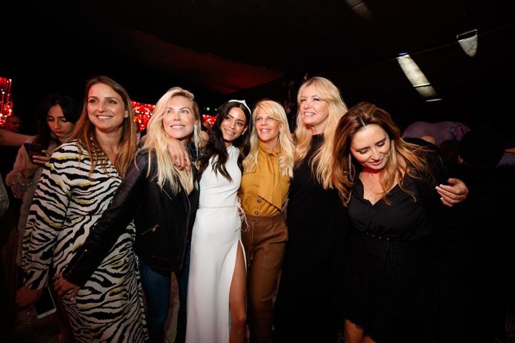 בין הג'ירפות לפילים: מה גרם לכל הסלבס להתייצב בספארי? 2