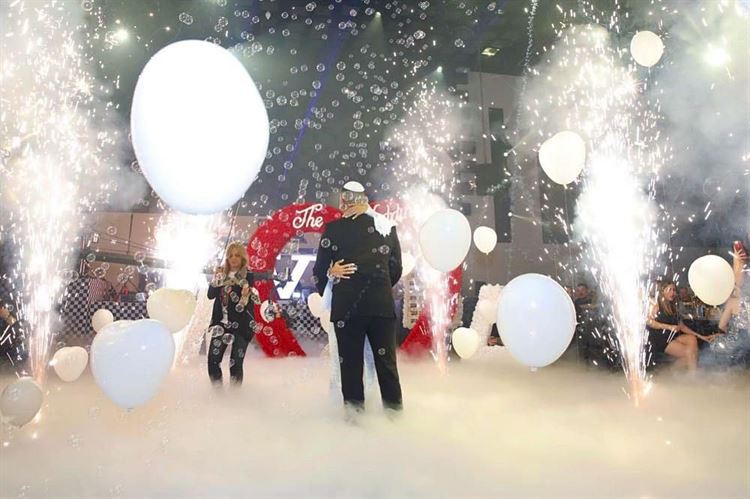 איזה מזל: הכלה שכמעט הרסה לעצמה את ההפתעה 11