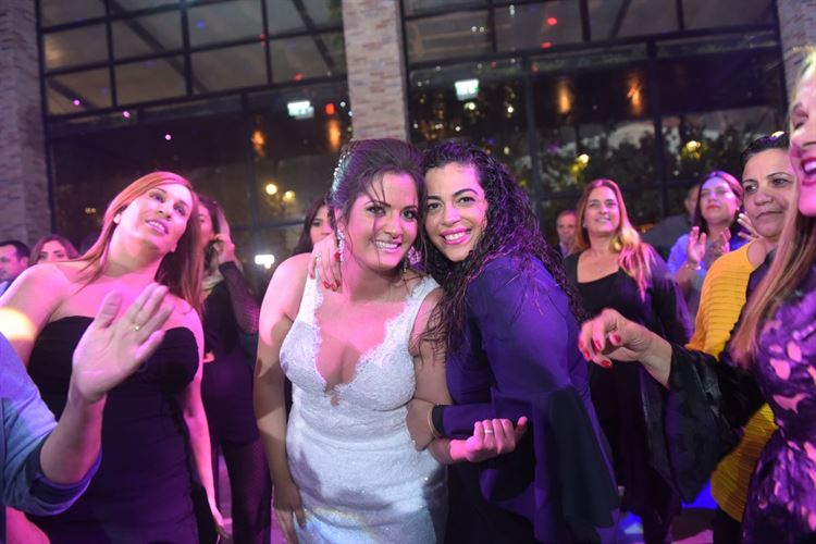 ברגע החופה שלה אף אחד לא הצליח לעצור את הדמעות 13