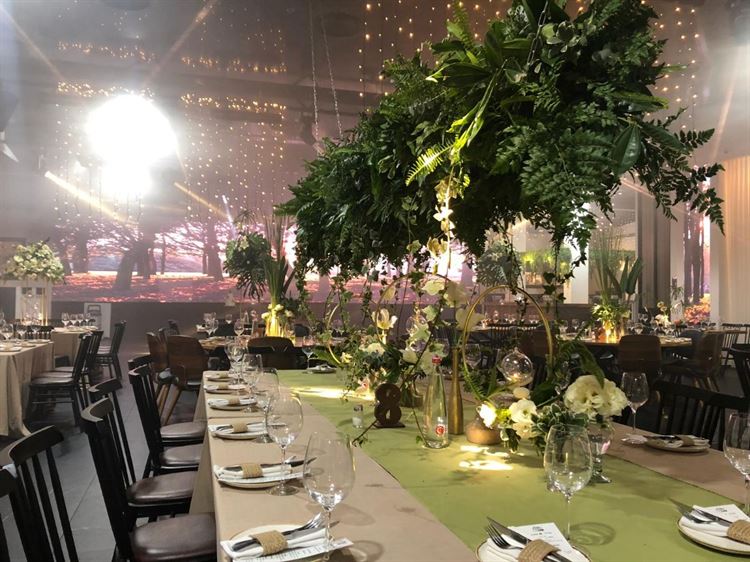 צפו: איך מכניסים יער טרופי לתוך אולם בוטיק? 2