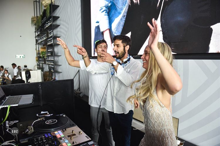 בצבעי הדגל: חתונת שישי בצהריים שמשדרת חופש 25