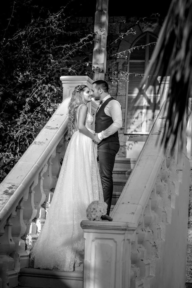 בצל המתיחות: אהבה שהתחילה תחת אש 9