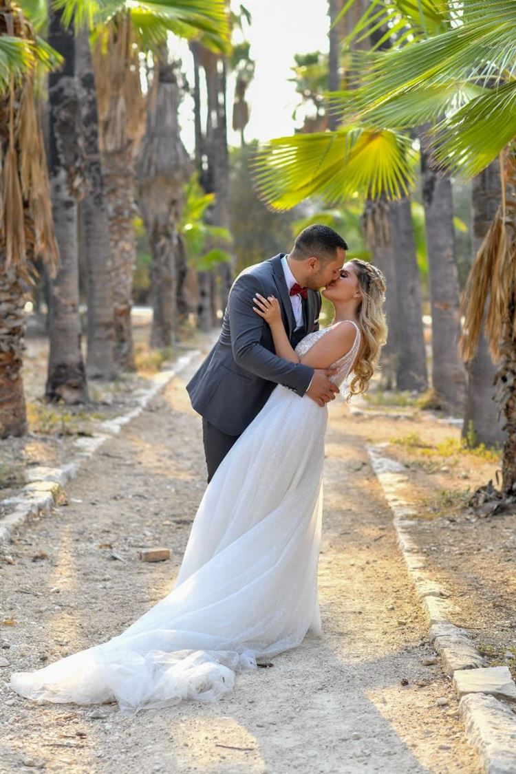 בצל המתיחות: אהבה שהתחילה תחת אש 11