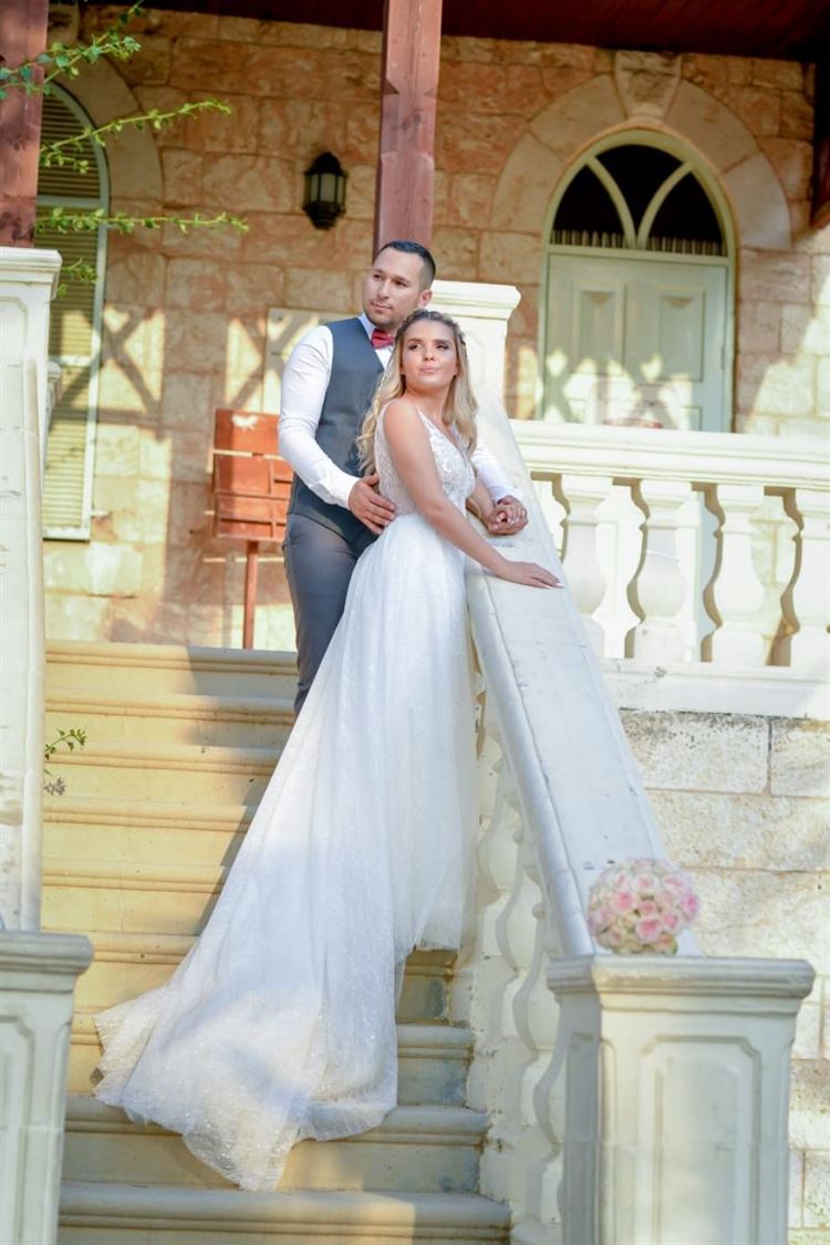 בצל המתיחות: אהבה שהתחילה תחת אש 14