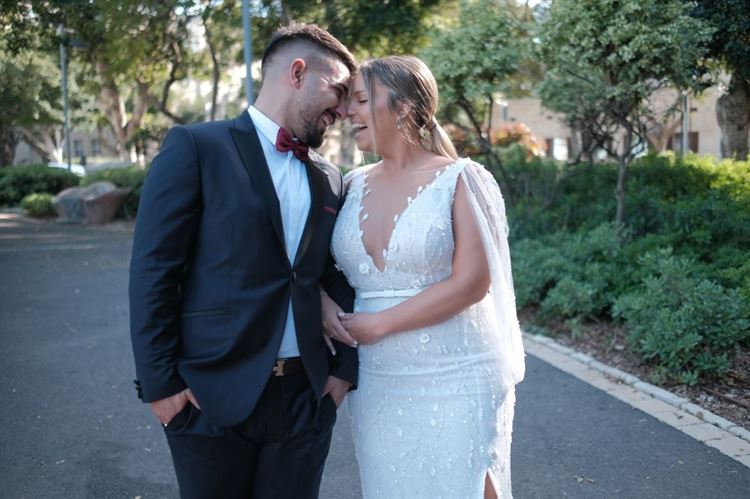 מבלי לדעת: הכלה שעזרה לארגן את הצעת הנישואין של עצמה 12