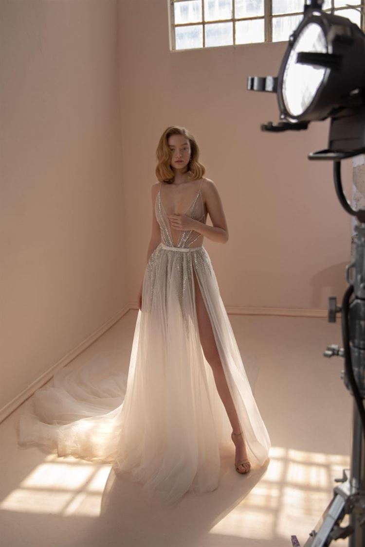 על כנפי הפנטזיה: חשיפת הקולקציה החדשה של טל כחלון 9