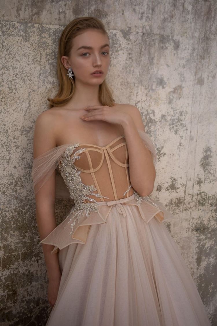 על כנפי הפנטזיה: חשיפת הקולקציה החדשה של טל כחלון 19