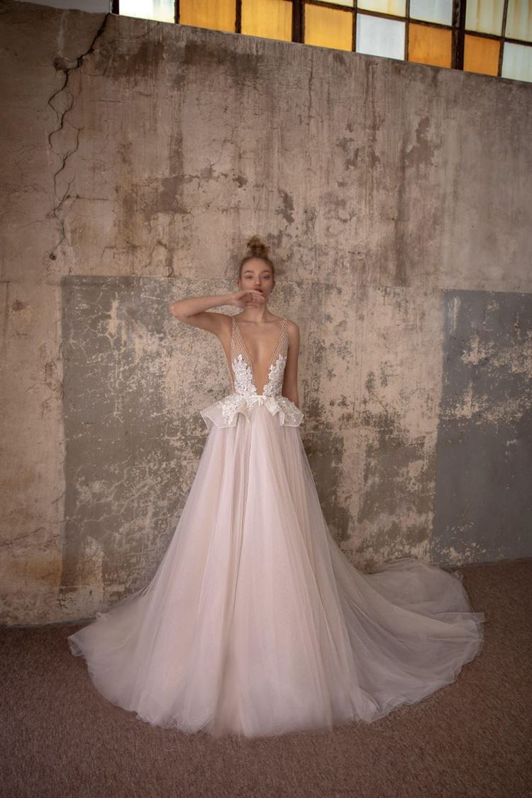 על כנפי הפנטזיה: חשיפת הקולקציה החדשה של טל כחלון 29