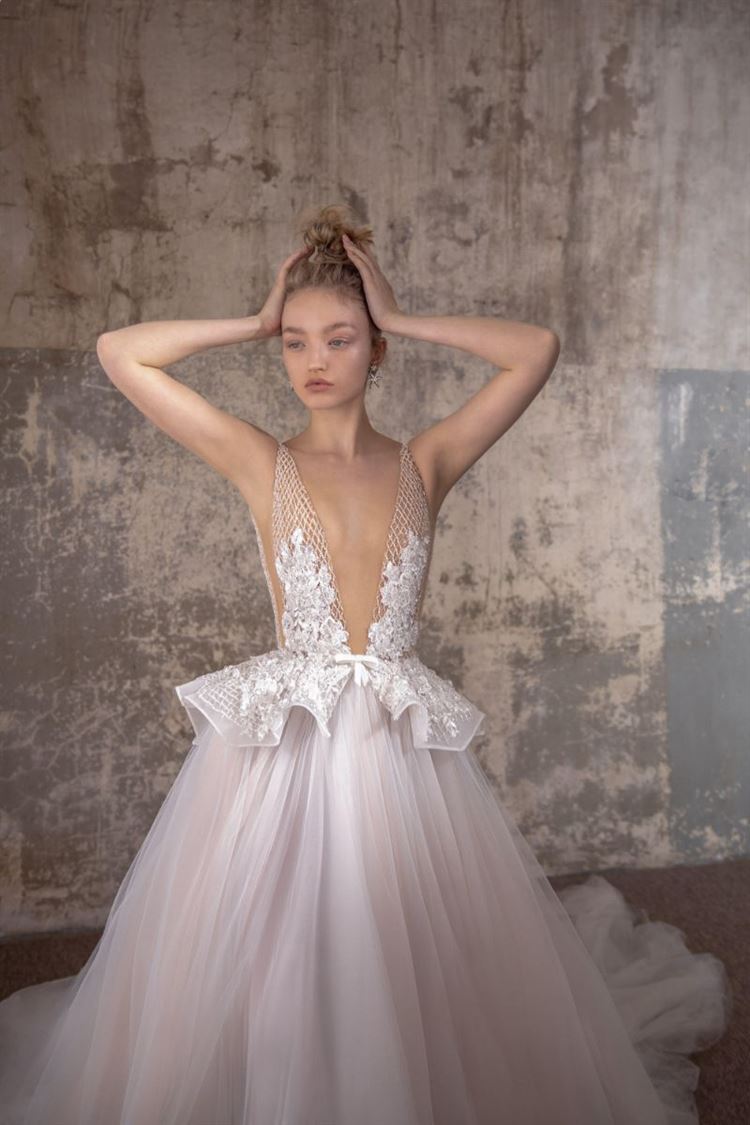 על כנפי הפנטזיה: חשיפת הקולקציה החדשה של טל כחלון 31