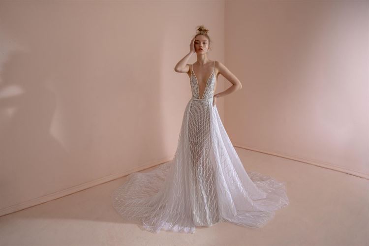 על כנפי הפנטזיה: חשיפת הקולקציה החדשה של טל כחלון 34