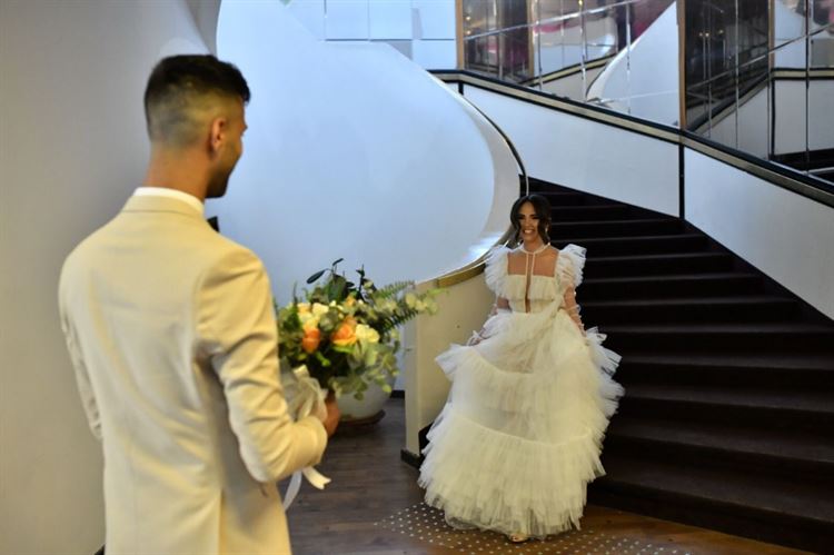 "פאשן פורוורד": שמלת הכלה שמעוררת גלים ברשת 4