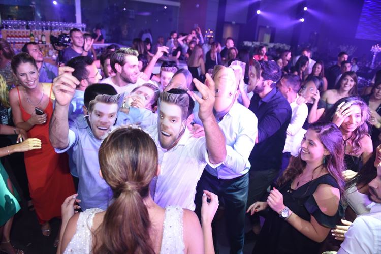 מתוך אלבום החתונה של לינוי וויס ועומרי בנהר (צילום: נועם סלח)