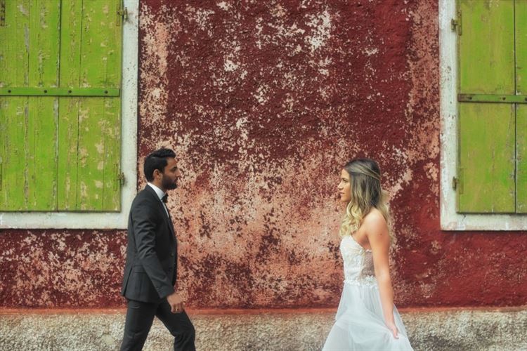 עם שמלת כלה ב-5 מעלות: צילומי זוגיות מרהיבים באיטליה 38